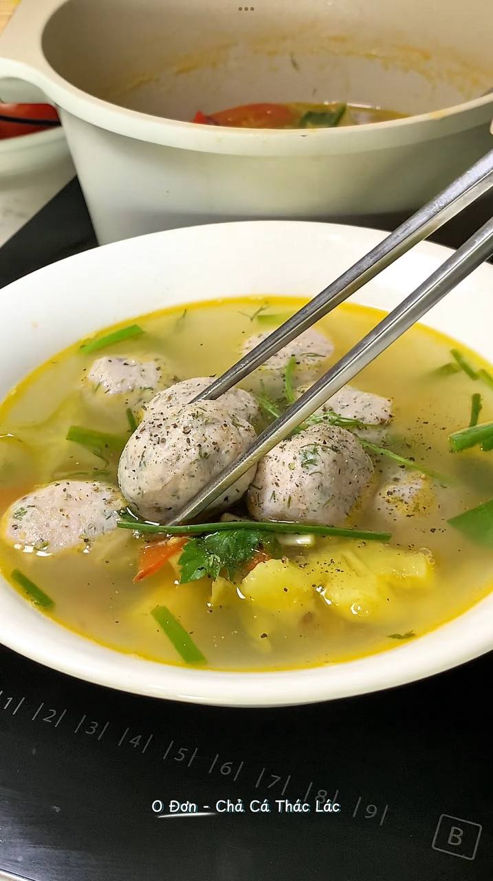 Canh chả cá thác lác nấu ngót