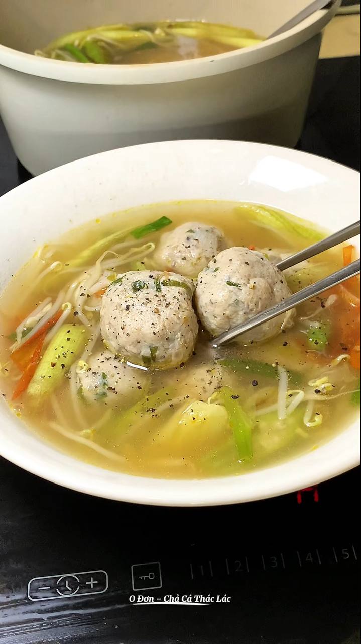Canh chua chả cá thác lác