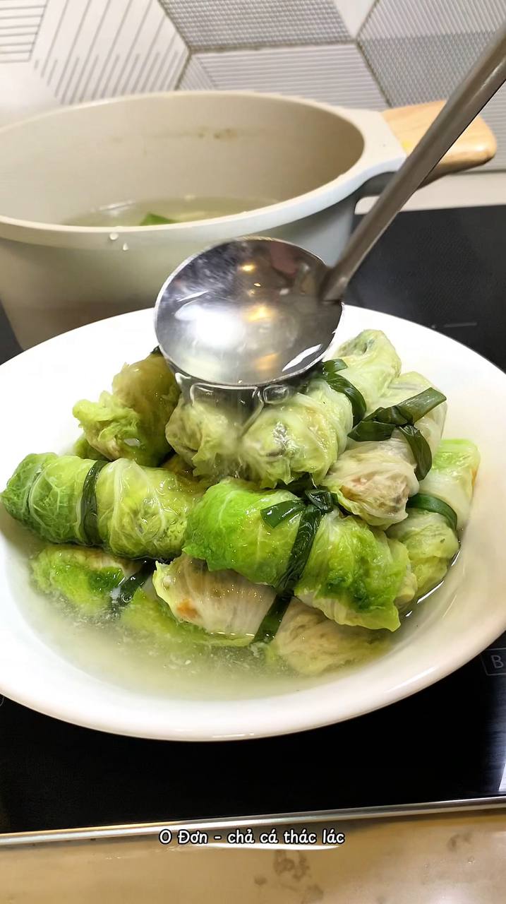 Canh chả chá thác lác cuộn cải thảo